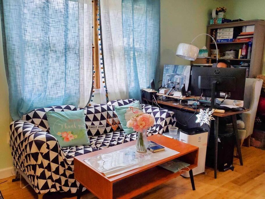 רוקוויל 5 Star Room/Close To Town Center And Everything/5 Min Walk Metro מראה חיצוני תמונה